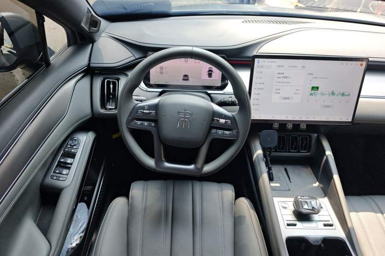 Used BYD Song L EV 2025 550 km Excellence Version Steering Wheel