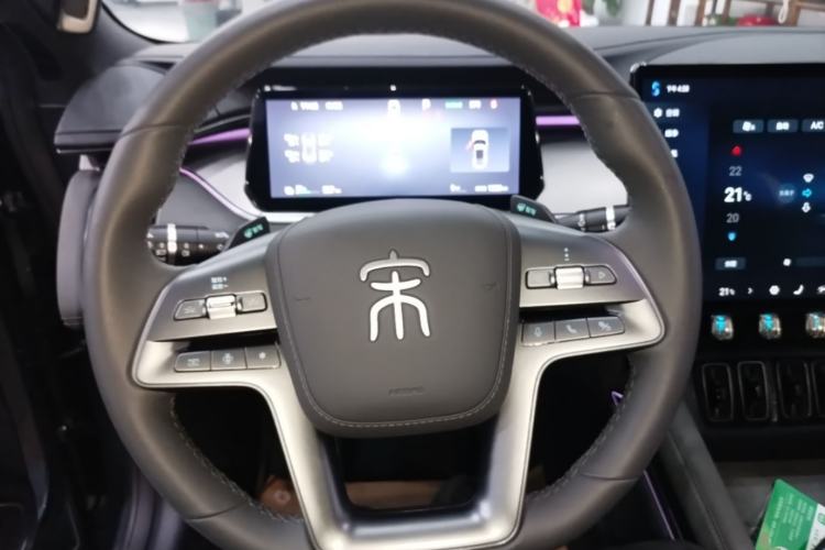 Used BYD Song L EV 2025 Intelligent Driving Version 662 km LiDAR Excellence Edition Steering Wheel