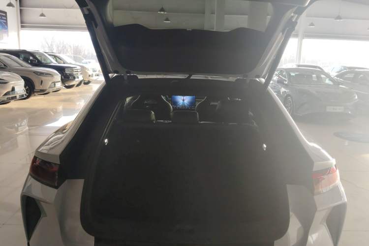 Used BYD Song L EV 2025 Intelligent Driving Version 662 km LiDAR Excellence Edition Trunk