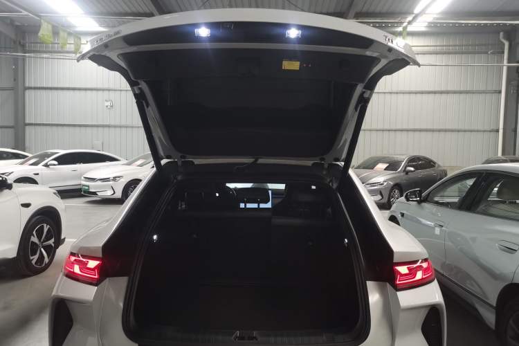 Used BYD Song L EV 2025 Intelligent Driving Version 662 km LiDAR Excellence Edition Trunk