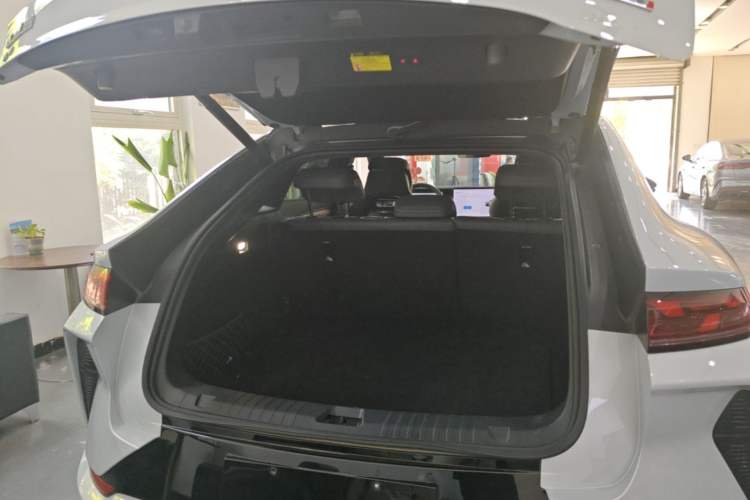 Used BYD Song L EV 2025 Intelligent Driving Version 662 km LiDAR Excellence Edition Trunk