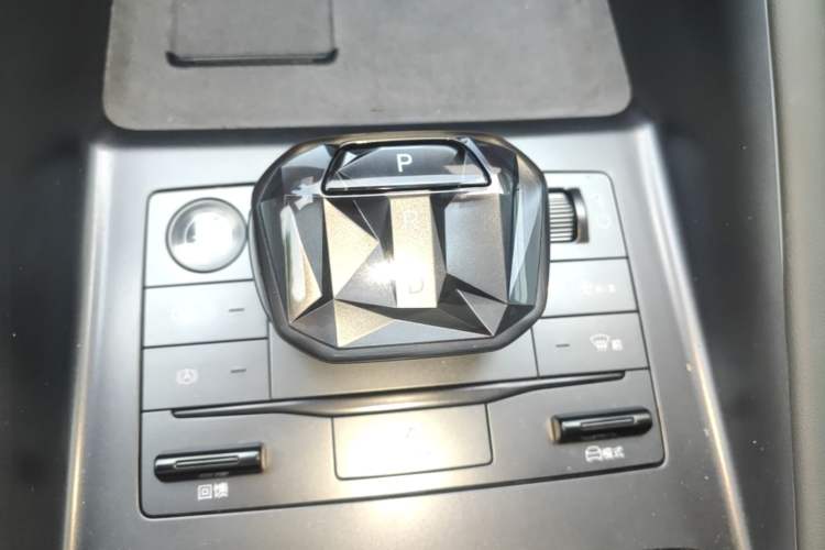 Used BYD Song L EV 2025 Intelligent Driving Version 662 km LiDAR Excellence Edition Vehicle Key