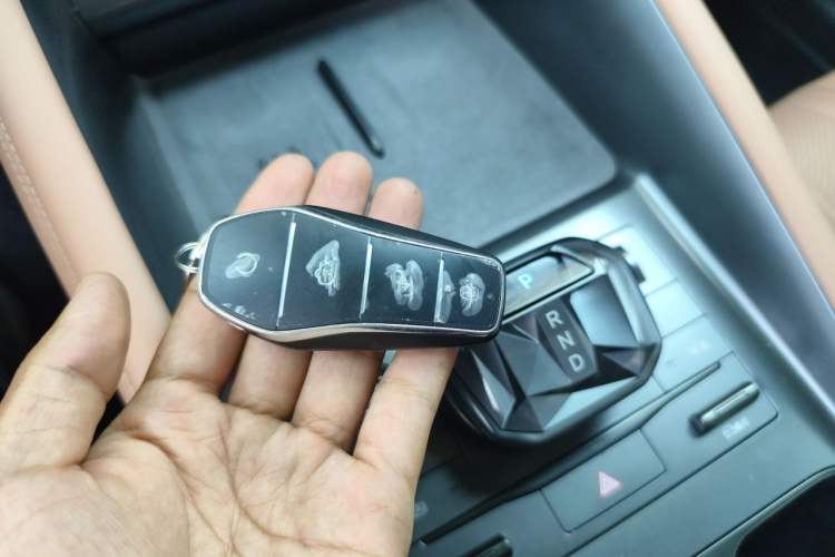 Used BYD Song L EV 2025 Intelligent Driving Version 662 km LiDAR Excellence Edition Vehicle Key