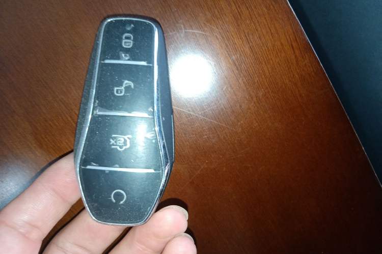 Used BYD Song L EV 2025 Intelligent Driving Version 662 km LiDAR Excellence Edition Vehicle Key