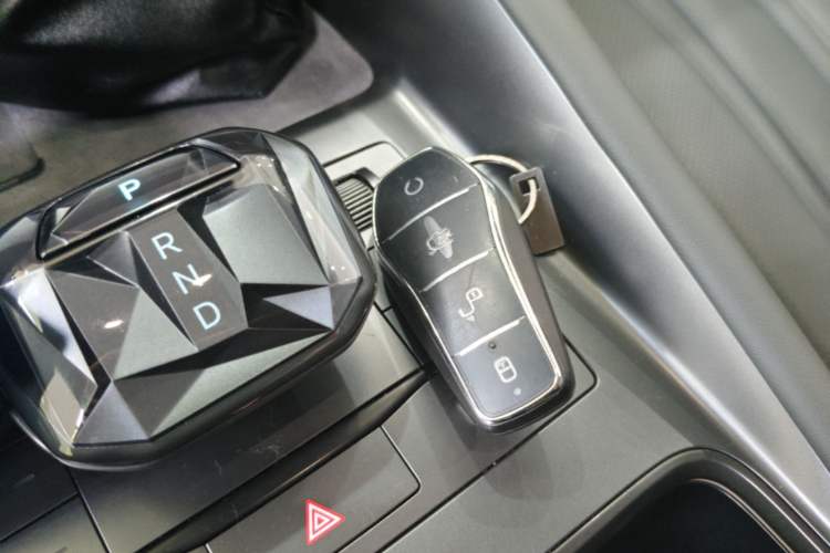Used BYD Song L EV 2025 Intelligent Driving Version 662 km LiDAR Excellence Edition Vehicle Key