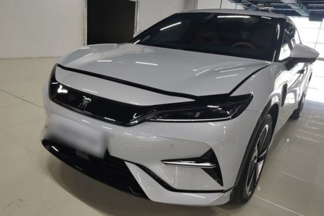 Ojetý BYD Song L EV 2025 Intelligent Driving Version 662 km Beyond-Range Edition