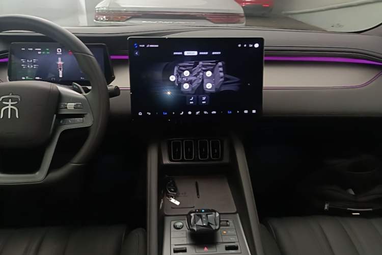 Used BYD Song L EV 2025 Intelligent Driving Version 662 km LiDAR Excellence Edition Audio And AC Panel