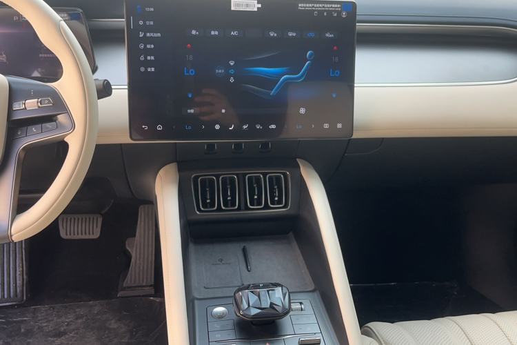 Used BYD Song L EV 2025 550 km Excellence Version Audio And AC Panel