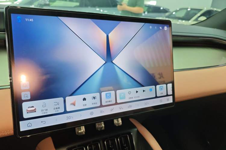 Used BYD Song L EV 2025 662 km Ultra-Range Version Audio And AC Panel