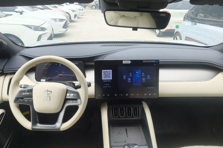 Used BYD Song L EV 2025 662 km Ultra-Range Version Center Console