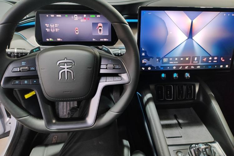 Used BYD Song L EV 2025 Intelligent Driving Version 662 km LiDAR Excellence Edition Center Console