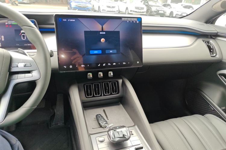 Used BYD Song L EV 2025 Intelligent Driving Version 662 km LiDAR Excellence Edition Center Console