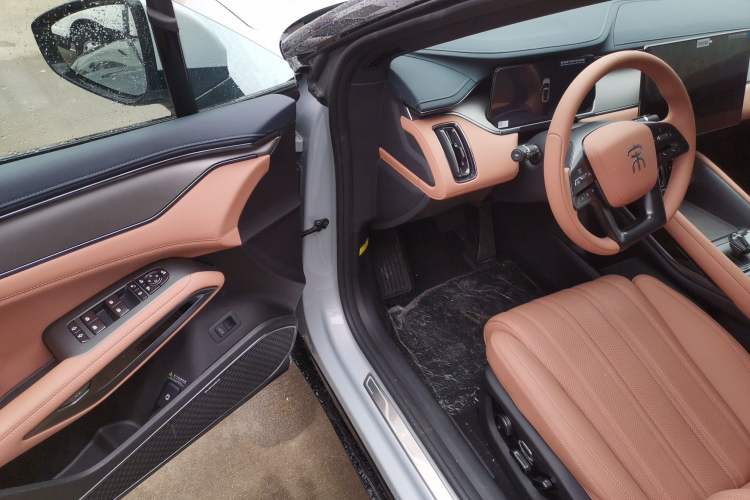 Used BYD Song L EV 2025 550 km Excellence Version Driver Seat