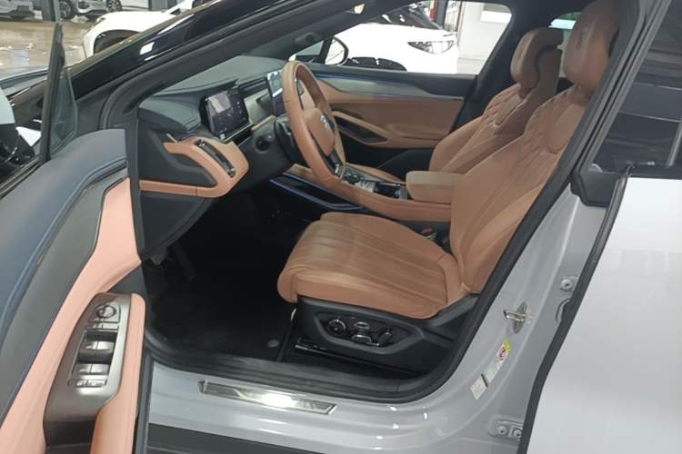 Used BYD Song L EV 2025 Intelligent Driving Version 662 km LiDAR Excellence Edition Driver Seat