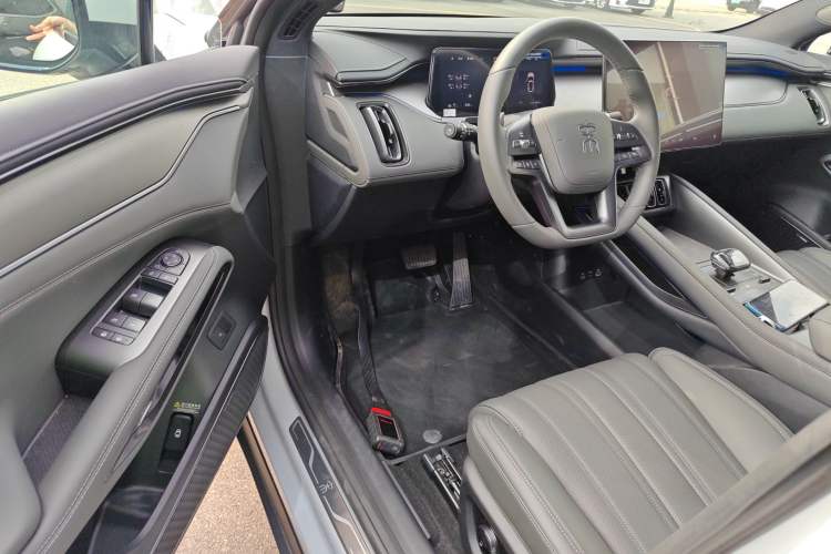 Used BYD Song L EV 2025 Intelligent Driving Version 662 km LiDAR Excellence Edition Driver Seat