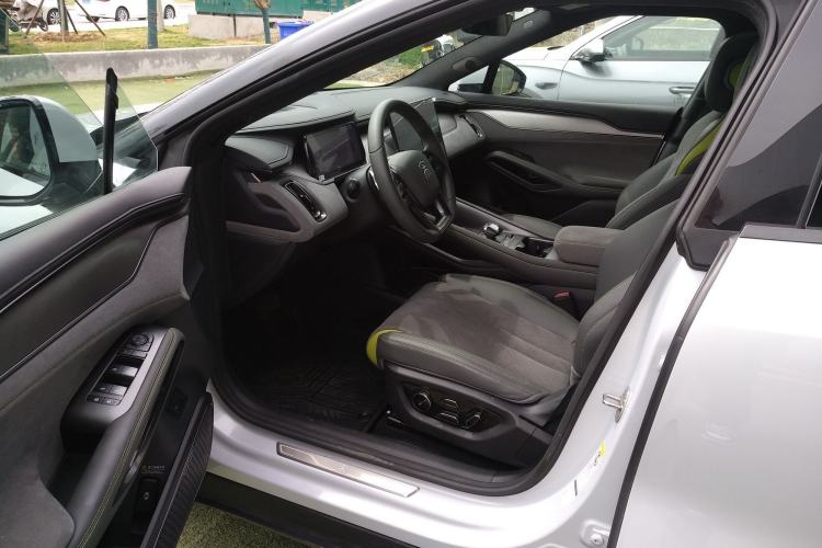 Used BYD Song L EV 2025 Intelligent Driving Version 602 km Range LiDAR-equipped All-Wheel-Drive Type Driver Seat