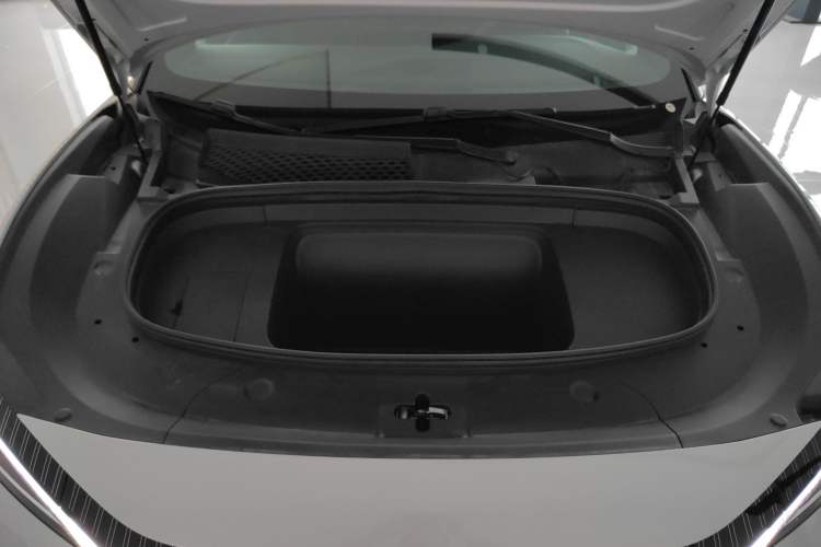 Used BYD Song L EV 2025 Intelligent Driving Version 662 km LiDAR Excellence Edition Engine Bay