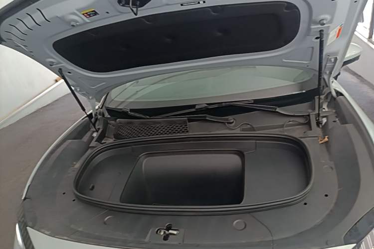 Used BYD Song L EV 2025 Intelligent Driving Version 662 km LiDAR Excellence Edition Engine Bay