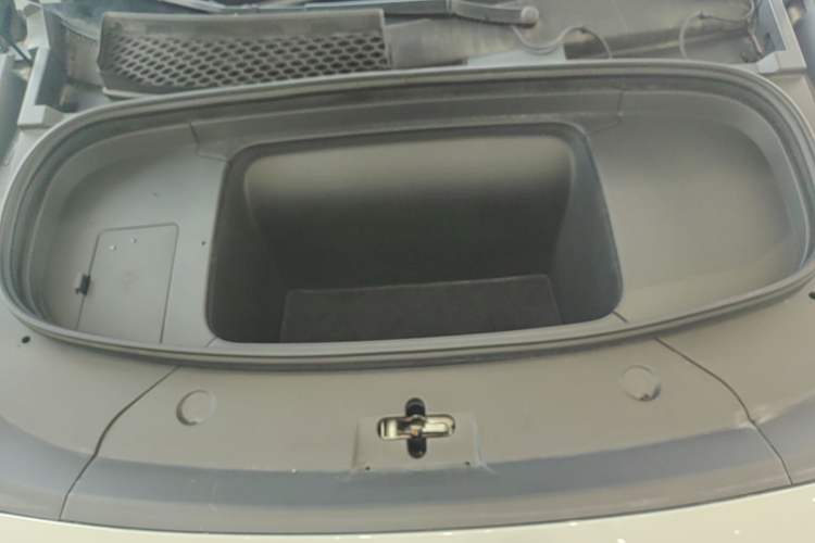 Used BYD Song L EV 2025 662 km Advanced Intelligent Driving Version Engine Bay