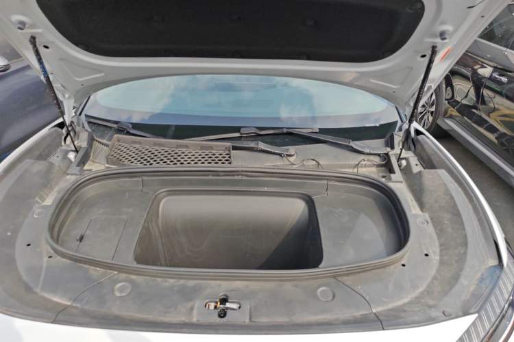 Used BYD Song L EV 2025 Intelligent Driving Version 662 km LiDAR Excellence Edition Engine Bay
