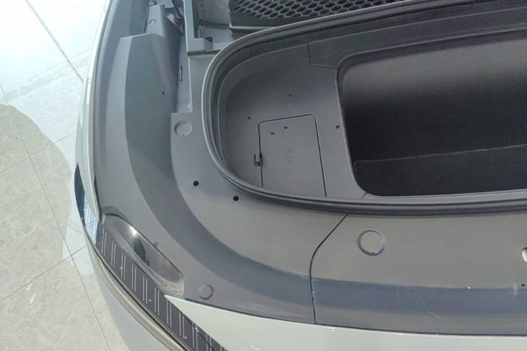 Used BYD Song L EV 2025 662 km Advanced Intelligent Driving Version Engine Bay Right
