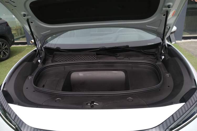 Used BYD Song L EV 2025 Intelligent Driving Version 602 km Range LiDAR-equipped All-Wheel-Drive Type Engine Bay