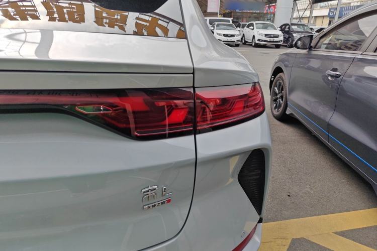 Used BYD Song L EV 2025 Intelligent Driving Version 662 km LiDAR Excellence Edition Exterior 3