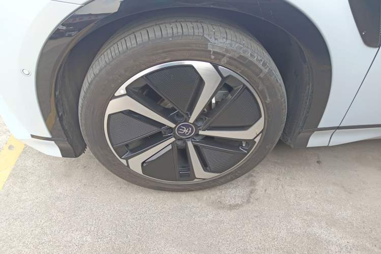 Used BYD Song L EV 2025 Intelligent Driving Version 662 km LiDAR Excellence Edition Exterior 4