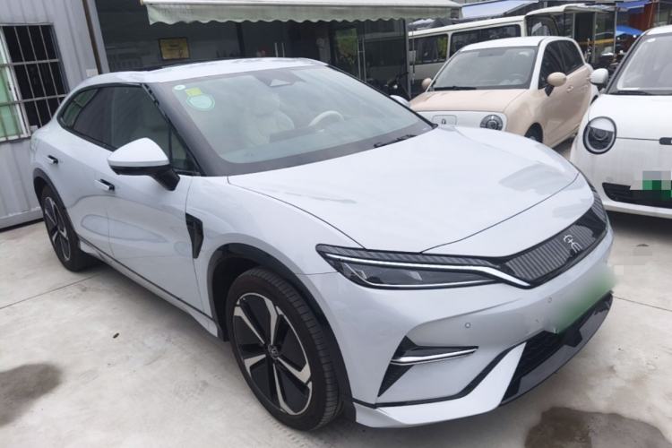 Used BYD Song L EV 2025 662 km Ultra-Range Version Front Right 45 Deg