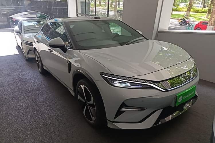 Used BYD Song L EV 2025 Intelligent Driving Version 662 km LiDAR Excellence Edition Front Right 45 Deg
