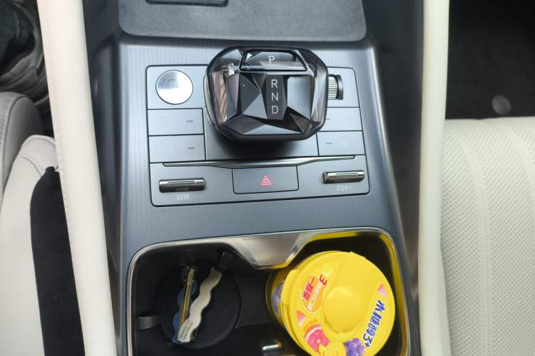 Used BYD Song L EV 2025 550 km Excellence Version Gear Lever