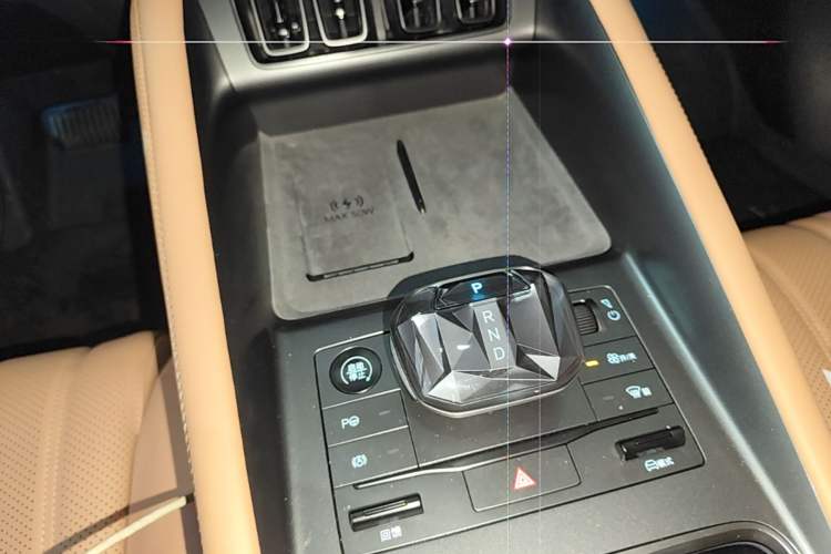 Used BYD Song L EV 2025 Intelligent Driving Version 662 km LiDAR Excellence Edition Gear Lever