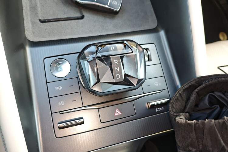 Used BYD Song L EV 2025 662 km Advanced Intelligent Driving Version Gear Lever