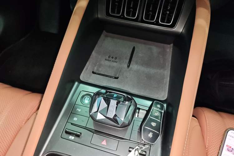 Used BYD Song L EV 2025 Intelligent Driving Version 662 km LiDAR Excellence Edition Gear Lever