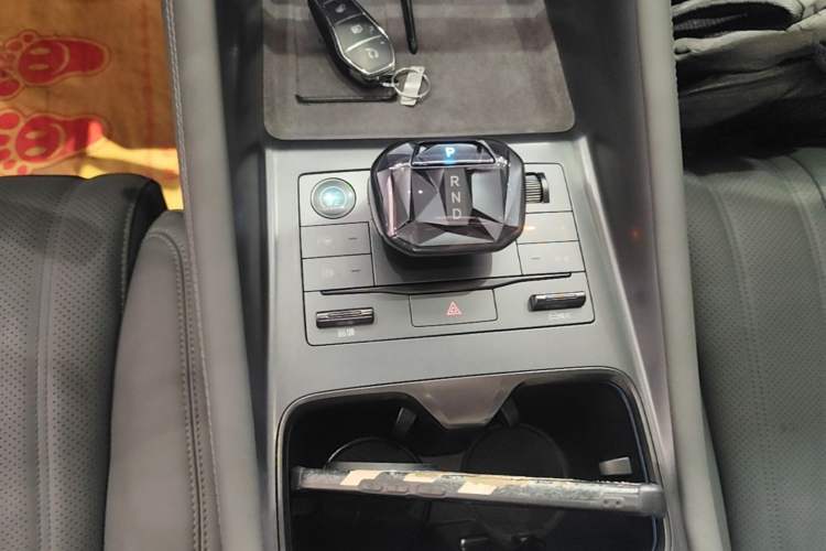 Used BYD Song L EV 2025 Intelligent Driving Version 662 km LiDAR Excellence Edition Gear Lever