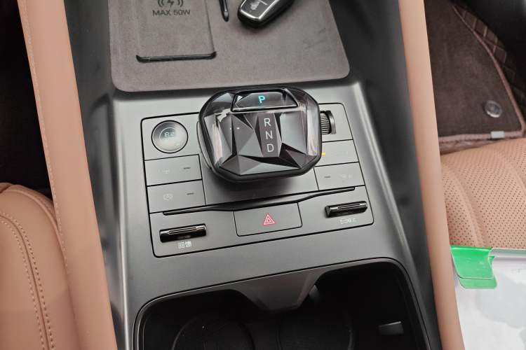 Used BYD Song L EV 2025 662 km Ultra-Range Version Gear Lever