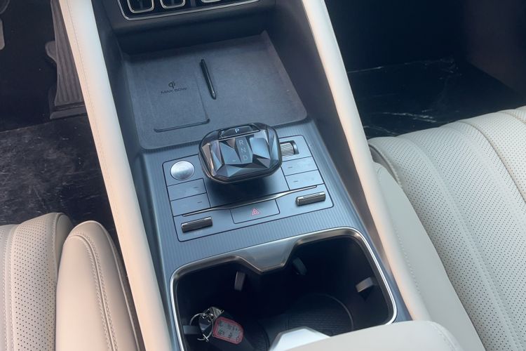 Used BYD Song L EV 2025 550 km Excellence Version Gear Lever