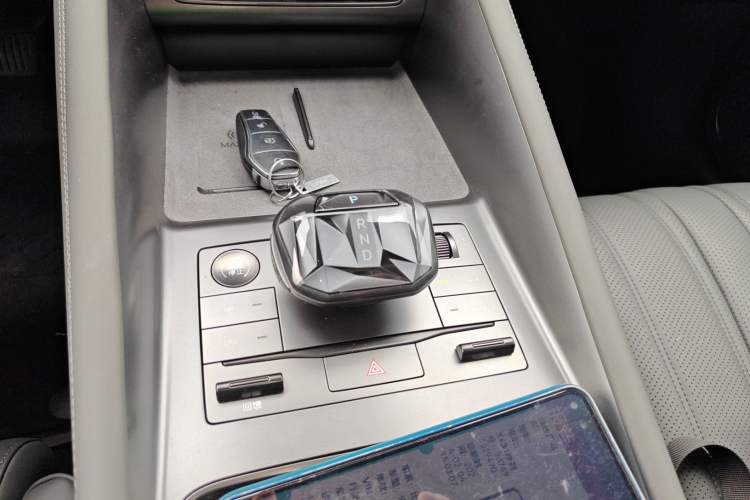 Used BYD Song L EV 2025 Intelligent Driving Version 662 km LiDAR Excellence Edition Gear Lever