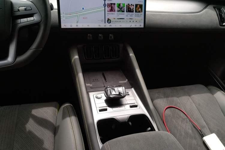 Used BYD Song L EV 2025 Intelligent Driving Version 602 km Range LiDAR-equipped All-Wheel-Drive Type Gear Lever
