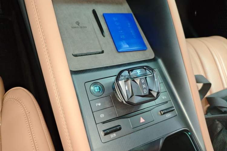 Used BYD Song L EV 2025 662 km Ultra-Range Version Gear Lever