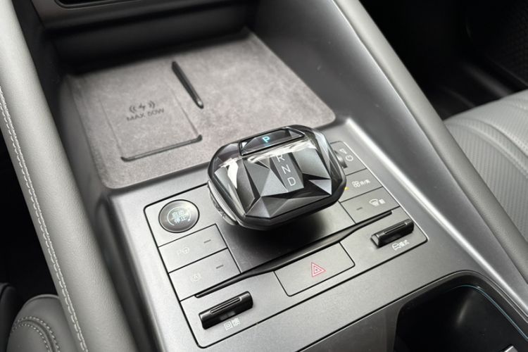 Used BYD Song L EV 2025 Intelligent Driving Version 662 km LiDAR Excellence Edition Interior 1