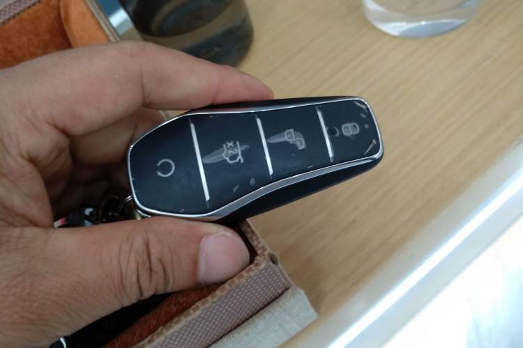 Used BYD Song L EV 2025 Intelligent Driving Version 602 km Range LiDAR-equipped All-Wheel-Drive Type Interior 1