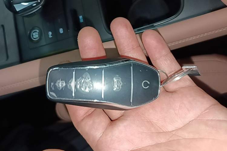 Used BYD Song L EV 2025 Intelligent Driving Version 662 km LiDAR Excellence Edition Interior 1