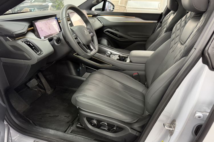 Used BYD Song L EV 2025 Intelligent Driving Version 662 km LiDAR Excellence Edition Interior 3