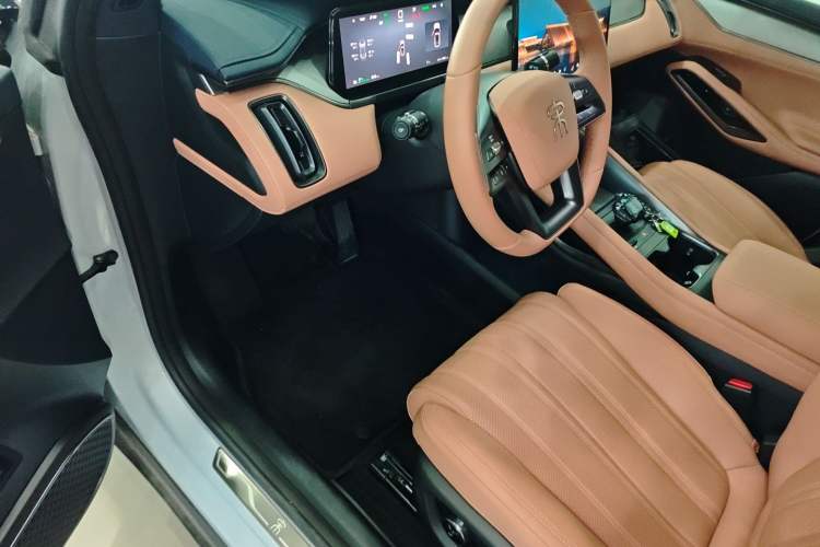 Used BYD Song L EV 2025 Intelligent Driving Version 662 km LiDAR Excellence Edition Interior 3