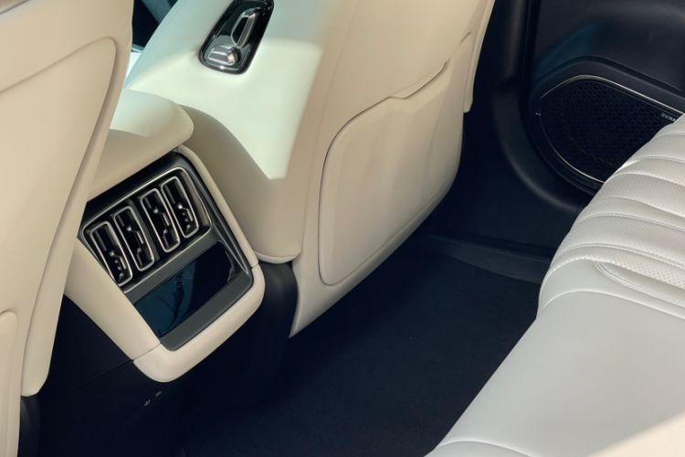 Used BYD Song L EV 2025 662 km Advanced Intelligent Driving Version Interior 4
