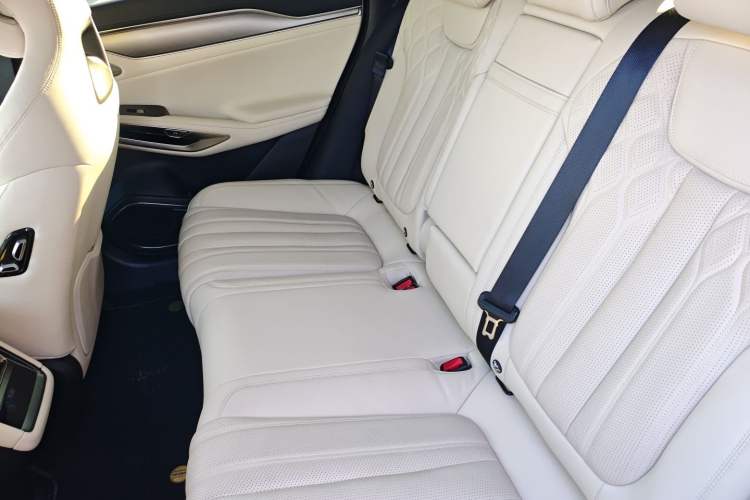 Used BYD Song L EV 2025 662 km Advanced Intelligent Driving Version Interior 4