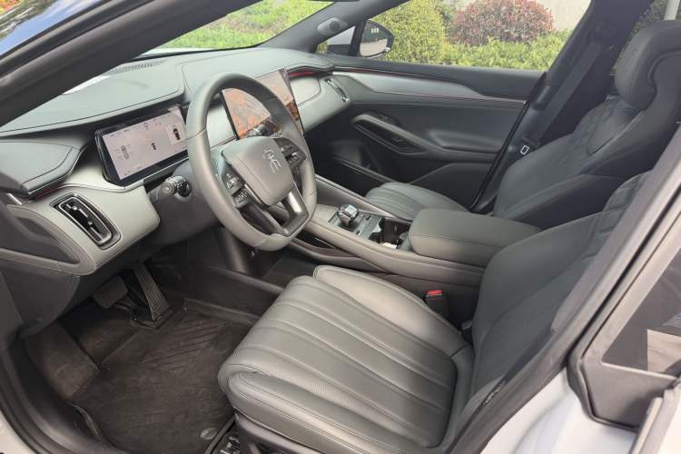 Used BYD Song L EV 2025 Intelligent Driving Version 662 km LiDAR Excellence Edition Interior 4
