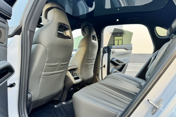 Used BYD Song L EV 2025 Intelligent Driving Version 662 km Beyond-Range Edition Interior 5