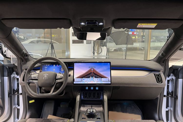 Used BYD Song L EV 2025 Intelligent Driving Version 602 km Range LiDAR-equipped All-Wheel-Drive Type Interior 5